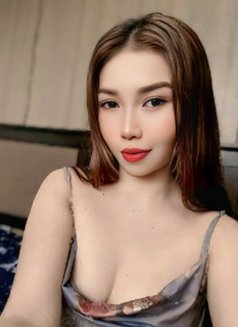 Chantal - escort in Manila Photo 2 of 5