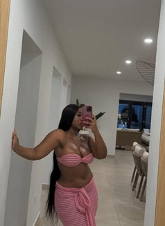 Chantal - escort in Singapore Photo 2 of 4