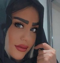 Chantalle - puta in Beirut Photo 18 of 21