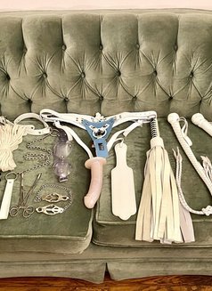 Chantelle Verified Domina Faro - dominatrix in London, Ontario Photo 15 of 17