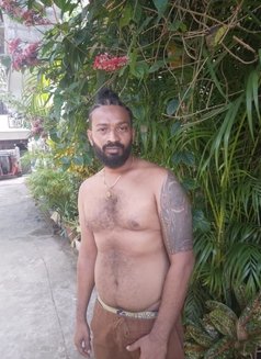 Chappa - Male escort in Colombo Photo 5 of 5