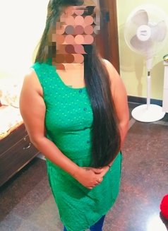 Real meet and Cam service with long hair - escort in Bangalore Photo 1 of 2