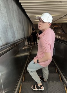 Charles Xxx - Male escort in Taipei Photo 7 of 17