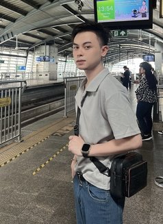 Charles Xxx - Male escort in Taipei Photo 15 of 17
