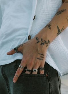 Charlie - Male escort in Bangalore Photo 1 of 1