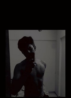 Charlie - Acompañantes masculino in Pune Photo 2 of 3
