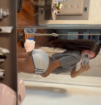 Charlotte - escort in Bali