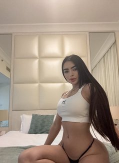 Charlotte - escort in Dubai Photo 5 of 14