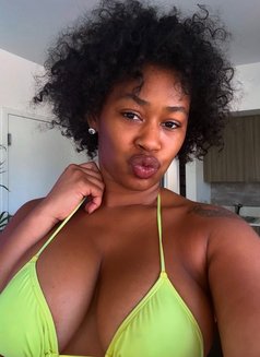 Charlotte - escort in Dubai Photo 1 of 2