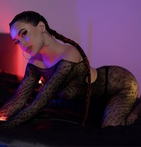 Charlotte - Acompañantes transexual in Dubai Photo 10 of 17