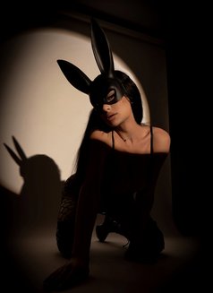 Charlotte - Transsexual escort in Dubai Photo 12 of 17