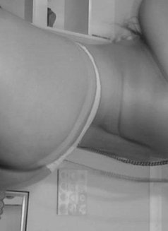 Charlotte - escort in Dakar Photo 3 of 5