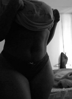 Charlotte - escort in Dakar Photo 4 of 5