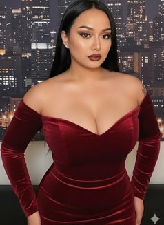 Charlotte - masseuse in Dubai Photo 1 of 5