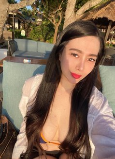 Charm - escort in Hong Kong Photo 4 of 10