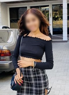 Charmaine Eva Young Petite GFE - puta in Colombo Photo 29 of 30