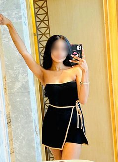 Charmaine Eva Young Petite GFE - puta in Colombo Photo 24 of 30