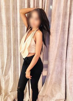 Charmaine Eva Young Petite GFE - puta in Colombo Photo 28 of 30