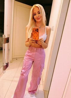 Charming Vika - puta in Dubai Photo 12 of 15