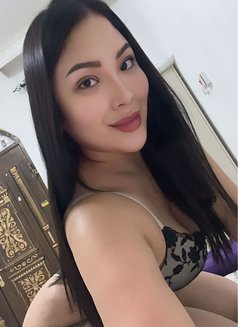 Charmy - escort in Dubai Photo 2 of 6