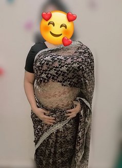 🥀Charu🥀 Bhabhi❣️ - puta in New Delhi Photo 5 of 5