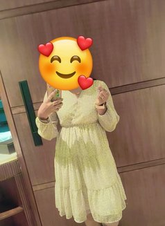 Charu - escort in Pondicherry Photo 2 of 10