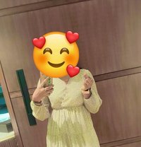 Charu - puta in Pondicherry