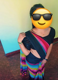 Charu - escort in Pondicherry Photo 10 of 10