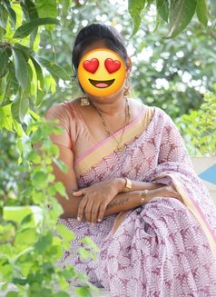 Charu - escort in Tiruchirapalli Photo 1 of 5