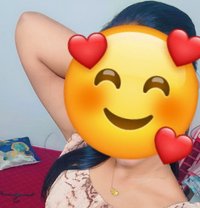 Charu - puta in Tiruchirapalli Photo 2 of 3