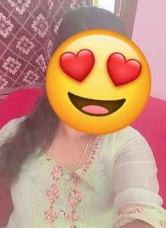 Charu - escort in Tiruchirapalli Photo 5 of 7