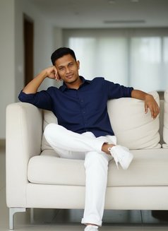 Charuka - Male escort in Colombo Photo 1 of 1