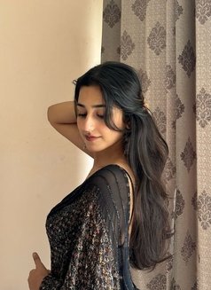 Charvi - escort in Chennai Photo 3 of 3