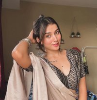Charvi - puta in Lucknow