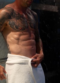 Chase Adams - Male escort in Bali Photo 8 of 10