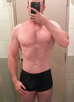 Chase XXL - Male escort in Hong Kong Photo 1 of 1