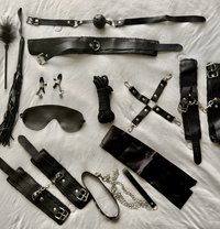 Chase here for Females and Couples - Acompañantes masculino in Paris