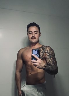 Chase Reynolds - Male escort in Perth Photo 3 of 8