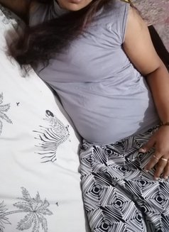 Chathu - escort in Abu Dhabi Photo 1 of 3