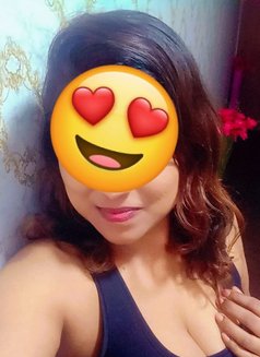 Chathu Thara - adult performer in Dubai Photo 1 of 4