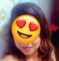 Chathu and Samantha - Intérprete de adultos in Colombo