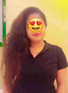 Chathu Thara - adult performer in Dubai Photo 3 of 4