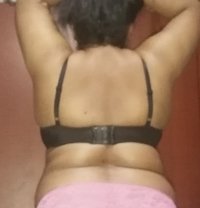 Chathumi - escort in Colombo