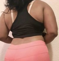 Chathushi - escort in Colombo