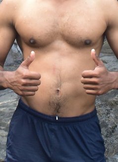 Chathura Perera - Acompañantes masculino in Colombo Photo 2 of 5
