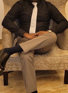Chathura Perera - Acompañantes masculino in Colombo Photo 3 of 5