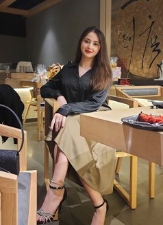 Chavi Arora - escort in Dubai Photo 3 of 5