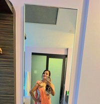 Chavi - escort in Singapore