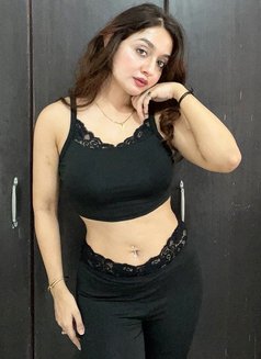 Chavvi - escort in Kochi Photo 1 of 4