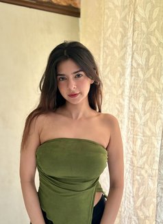 Chavvi Star Girl - puta in Abu Dhabi Photo 2 of 6